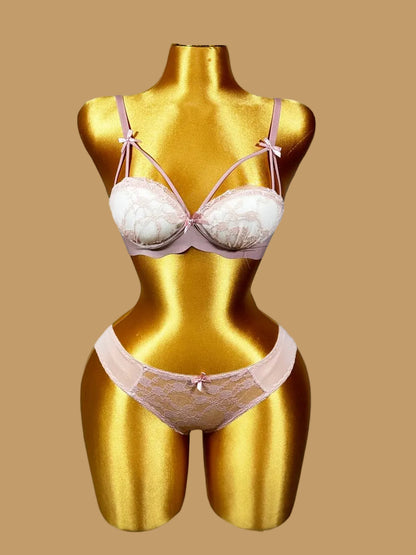 Maison de Lace Set