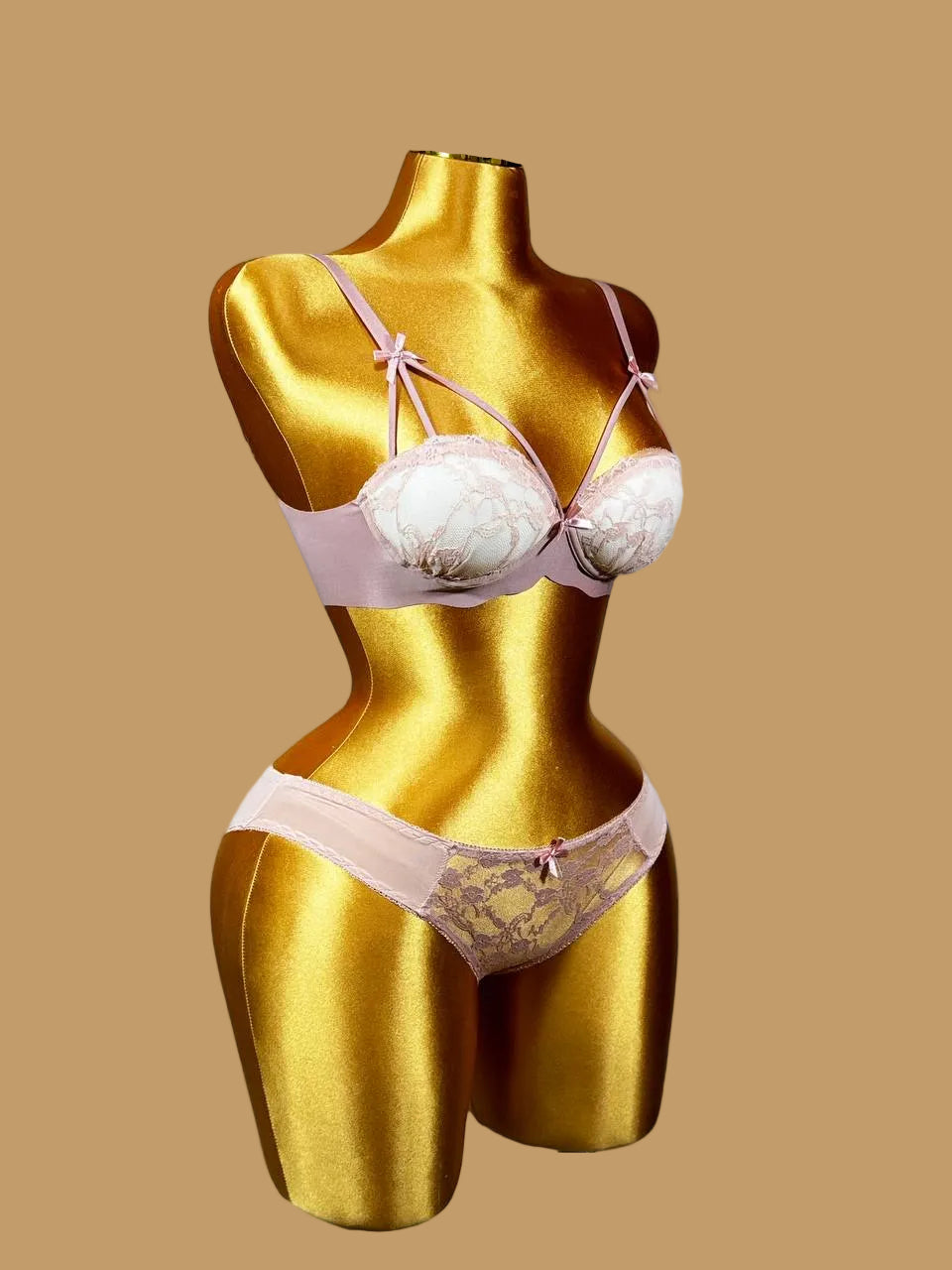 Maison de Lace Set